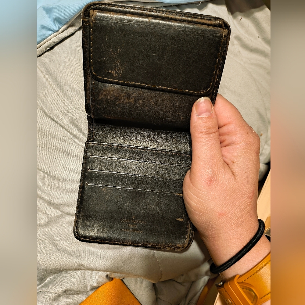 Louis Vuitton Two Folded Wallet made from Utah leather. - Picture 5 of 6